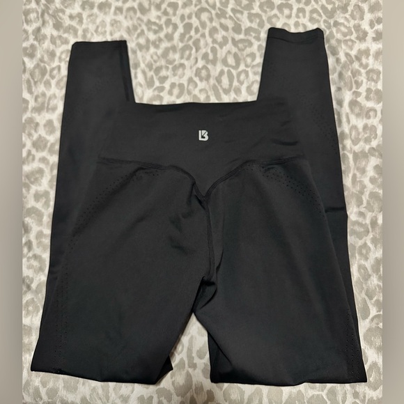 Buffbunny Onyx 🖤 Black Lit Laser Cut Legging | Small - Picture 9 of 13